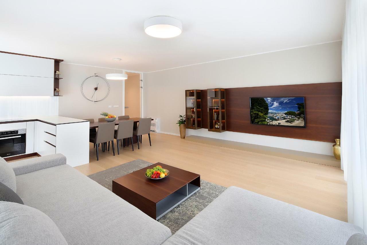 Stylish Apartment 100 M From The Beach Opatija Bagian luar foto