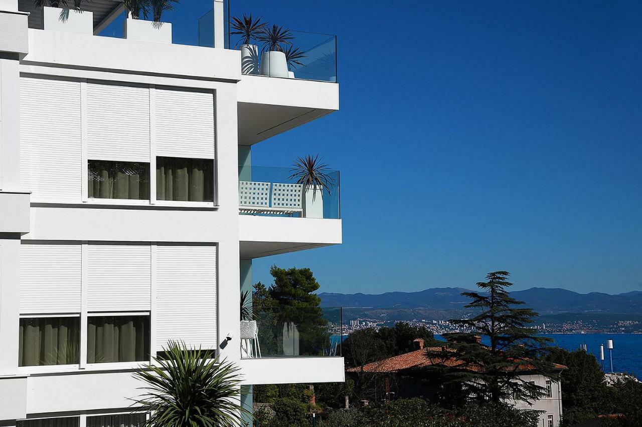 Stylish Apartment 100 M From The Beach Opatija Bagian luar foto