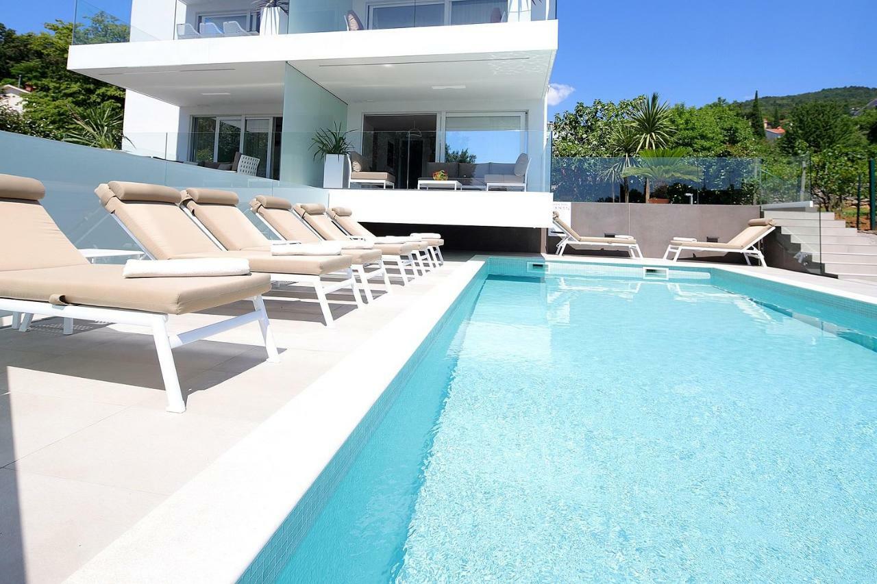 Stylish Apartment 100 M From The Beach Opatija Bagian luar foto