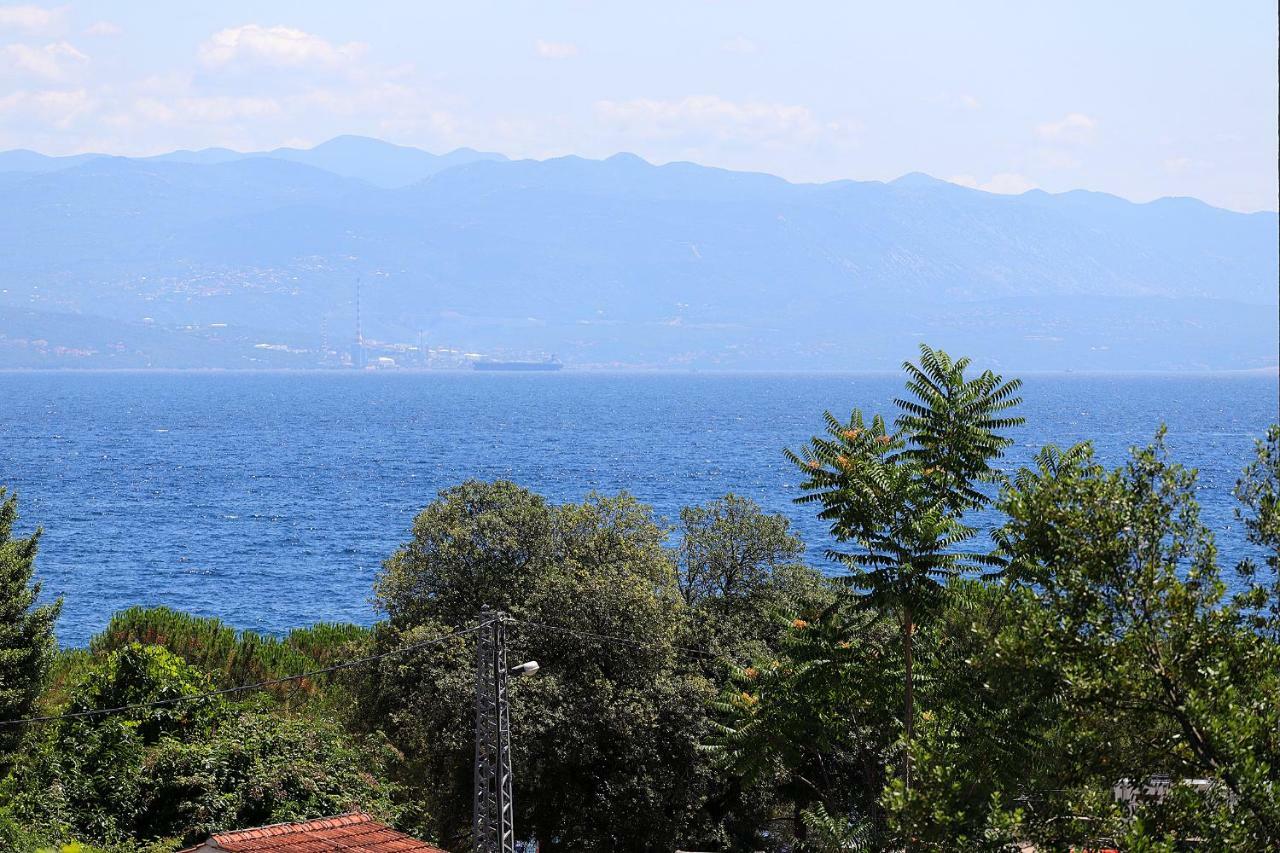 Stylish Apartment 100 M From The Beach Opatija Bagian luar foto