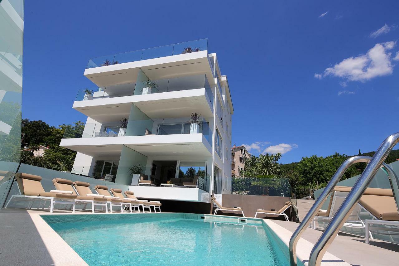 Stylish Apartment 100 M From The Beach Opatija Bagian luar foto